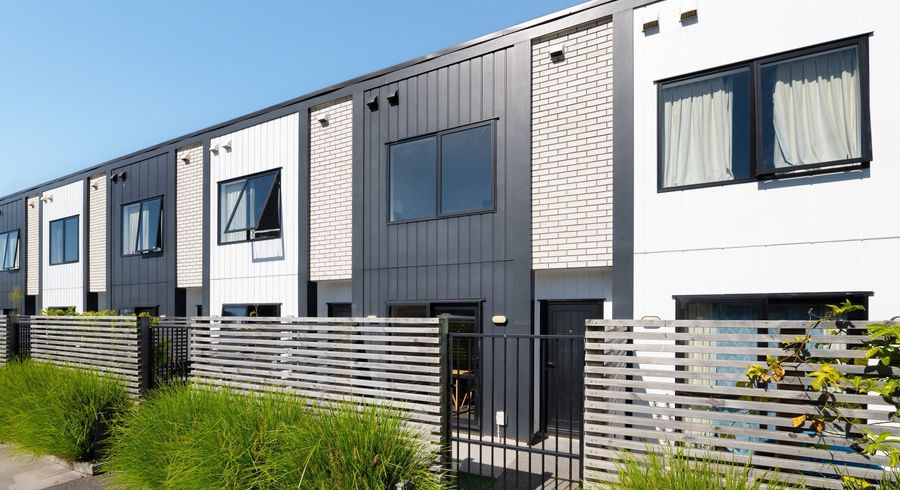  at 7/1 Vialou Street, Hamilton Central, Hamilton