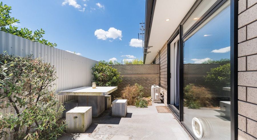  at 8b Sinclair Avenue, Highbury, Palmerston North, Manawatu / Whanganui