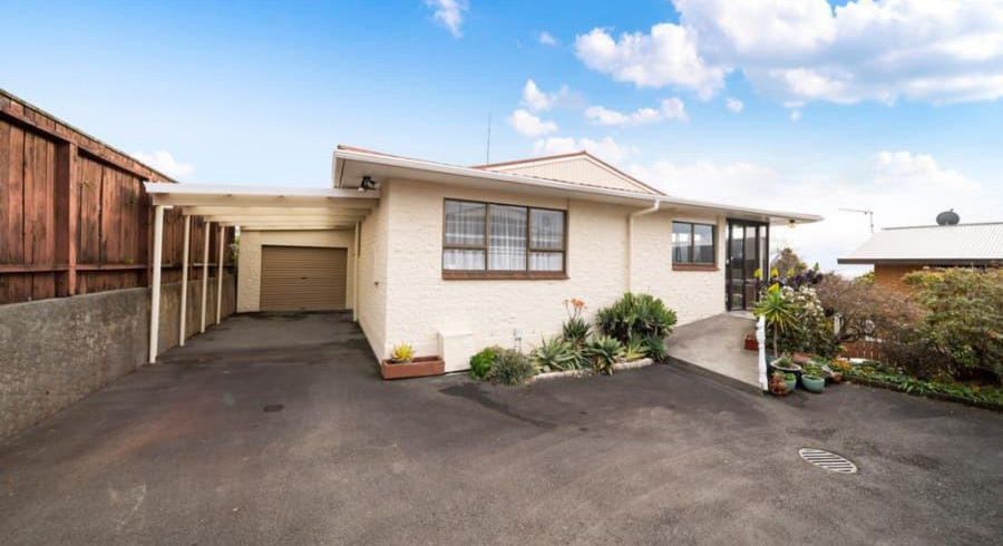  at 2/16 Kellyville Heights, Merrilands, New Plymouth, Taranaki