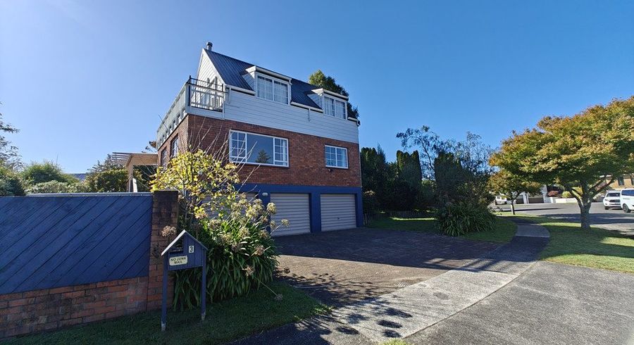  at 3 Homestead Place, Glenview, Hamilton