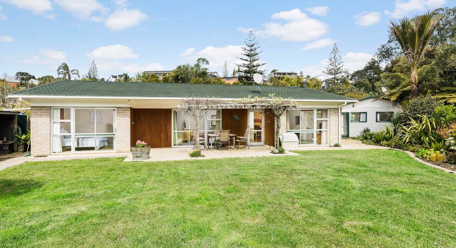  at 21 Awaruku Road, Torbay, Auckland