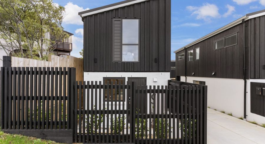 at 72c Weatherly Road, Torbay, North Shore City, Auckland