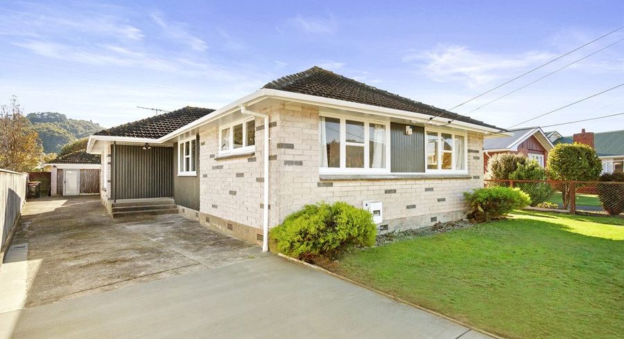  at 7 Holyoake Crescent, Avalon, Lower Hutt, Wellington