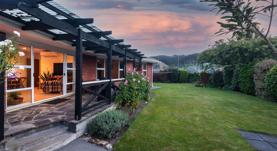  at 10 Hillsborough Road, Hillsborough, Auckland
