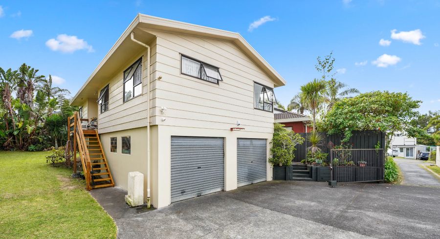  at 2/109 Athena Drive, Totara Vale, North Shore City, Auckland