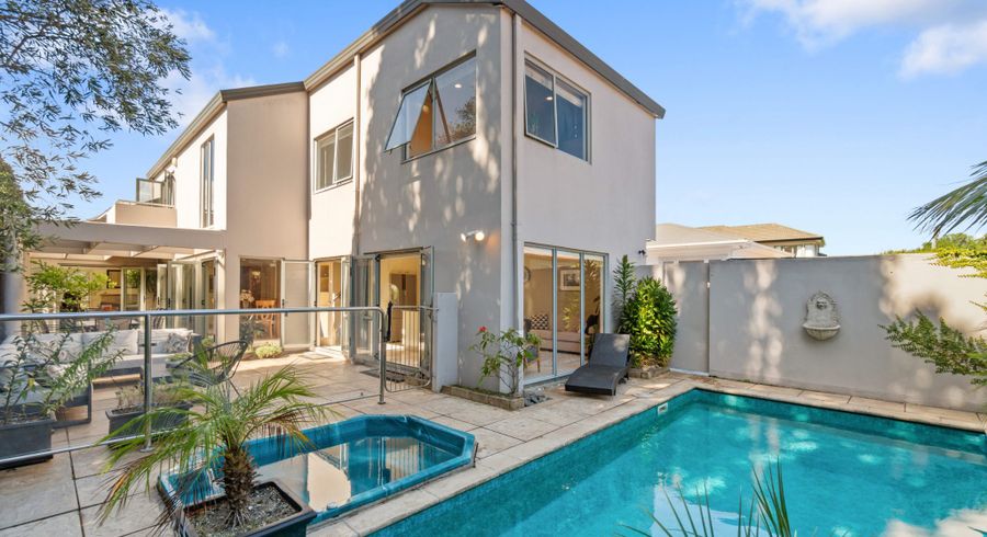  at 2/20A Matai Road, Greenlane, Auckland City, Auckland