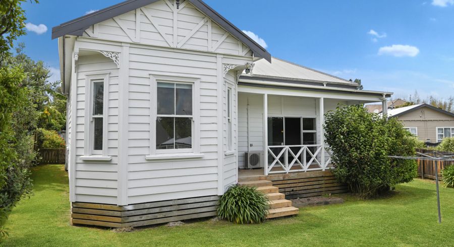  at 351 Cambridge Road, Hillcrest, Hamilton