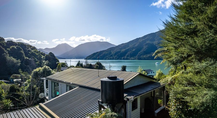  at 659 Queen Charlotte Drive, Picton