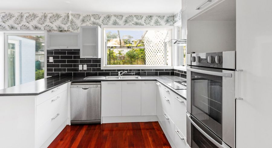  at 20 Scenic Drive, Hill Park, Manukau City, Auckland