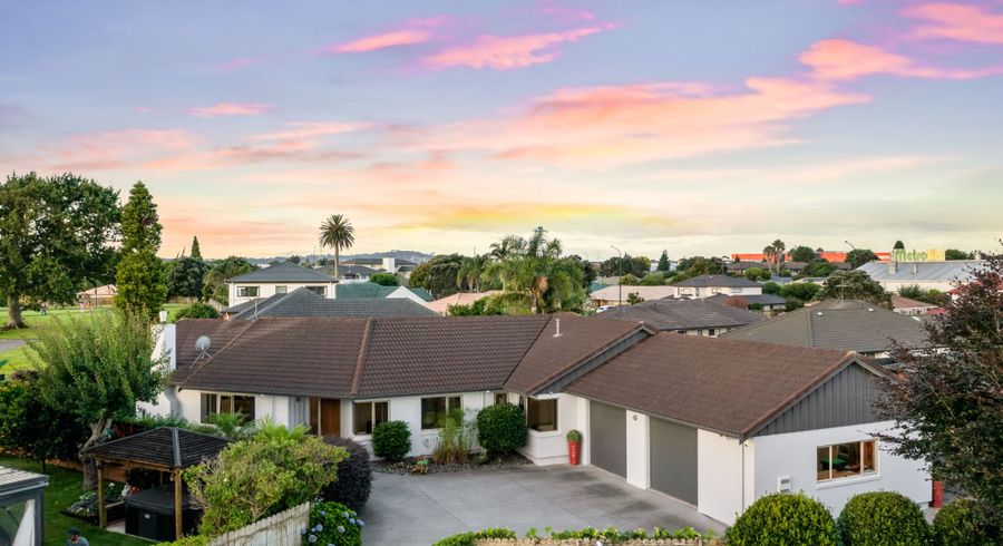 at 5 Moss Crescent, Takanini