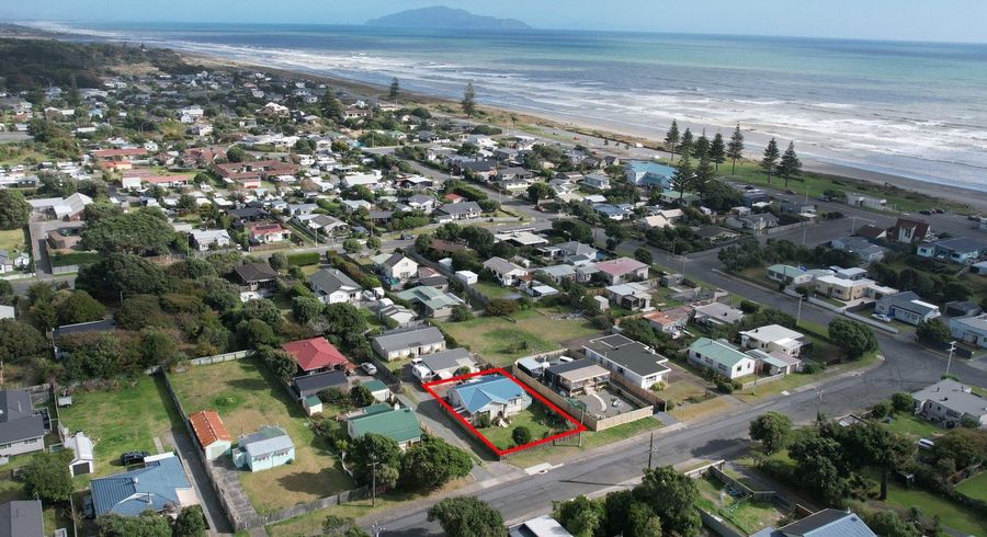  at 9 Toi Street, Otaki Beach, Otaki