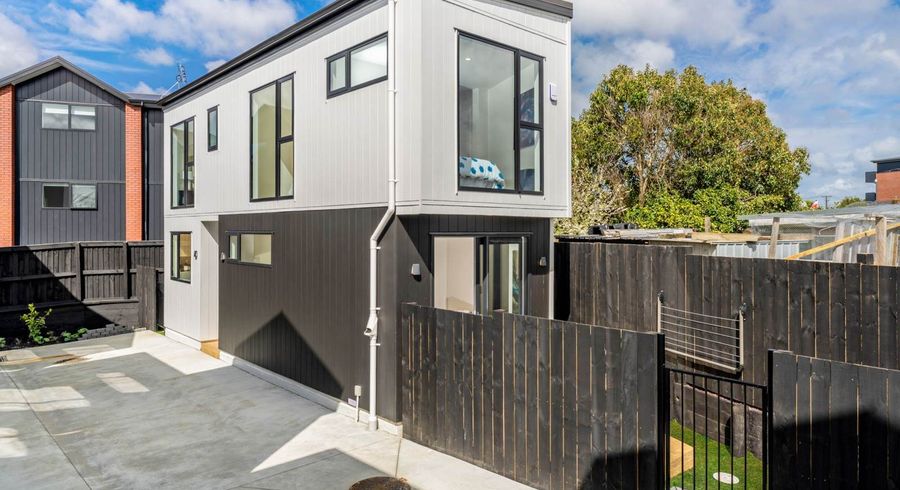  at 10E Serjeant Street, Henderson, Waitakere City, Auckland