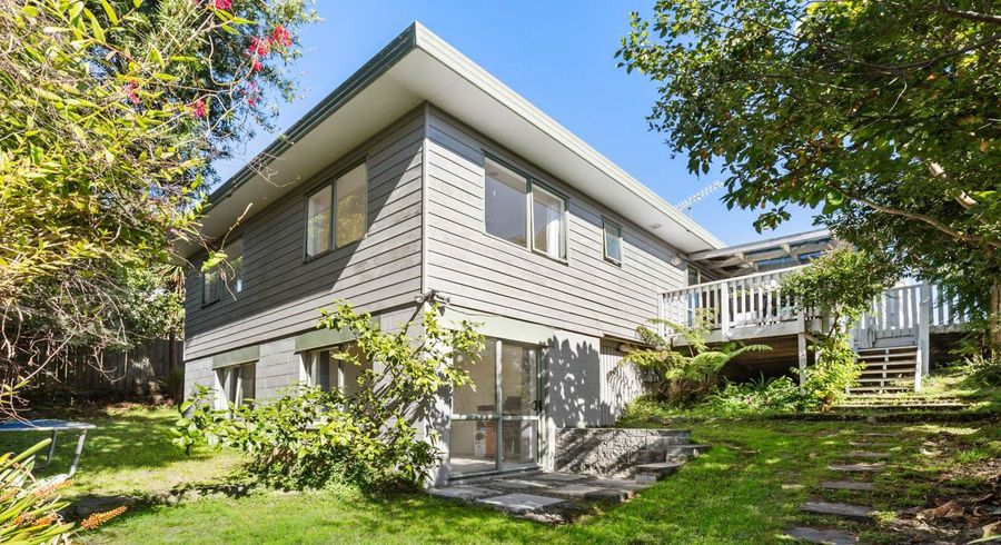  at 2/23 Ludlow Tce, Totara Vale, North Shore City