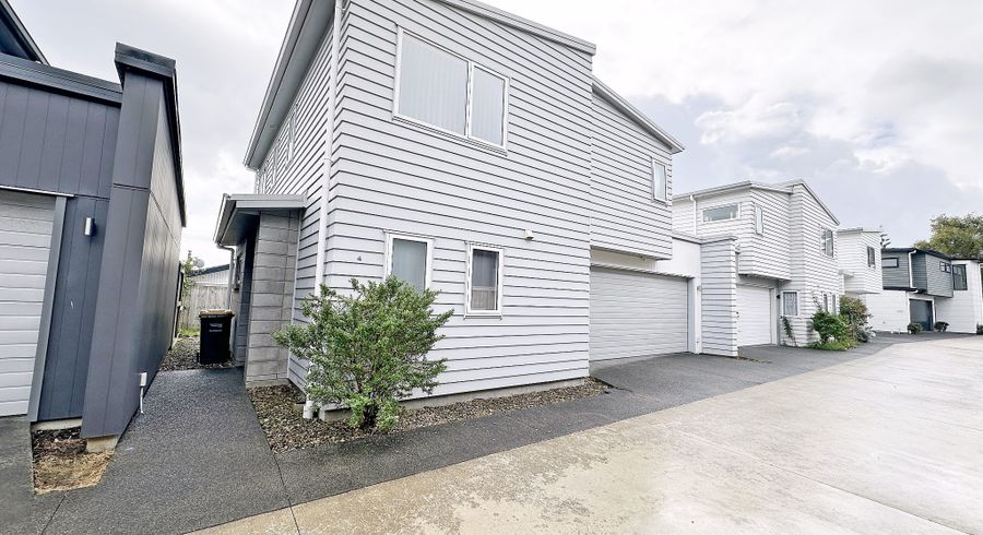  at 4 Ruhanui Lane, Pakuranga, Manukau City, Auckland