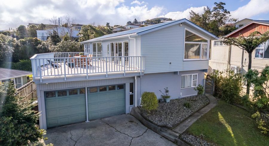  at 247 Dowse Drive, Maungaraki, Lower Hutt