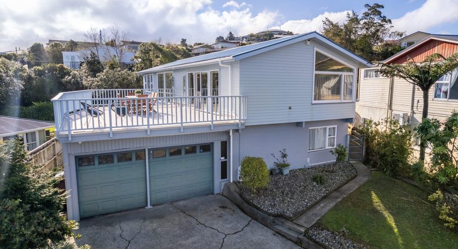  at 247 Dowse Drive, Maungaraki, Lower Hutt, Wellington