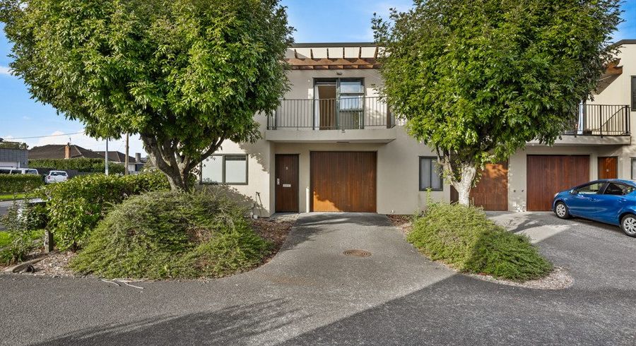  at 8/17 Harbour View Road, Te Atatu Peninsula, Waitakere City, Auckland