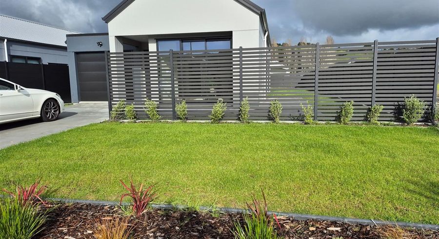  at 33 Ferndale Drive, Kawakawa Bay, Manukau City, Auckland