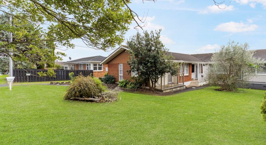  at 1/640 Pakuranga Road, Highland Park, Auckland