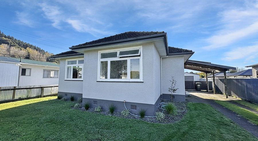  at 42 Caffray Avenue, Aramoho, Whanganui, Manawatu / Whanganui