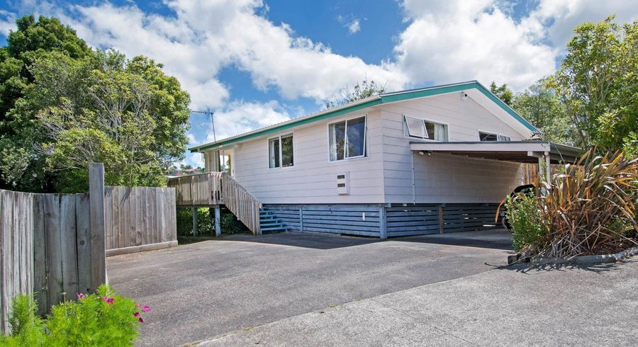  at 1/62 Athena Drive, Glenfield, North Shore City, Auckland