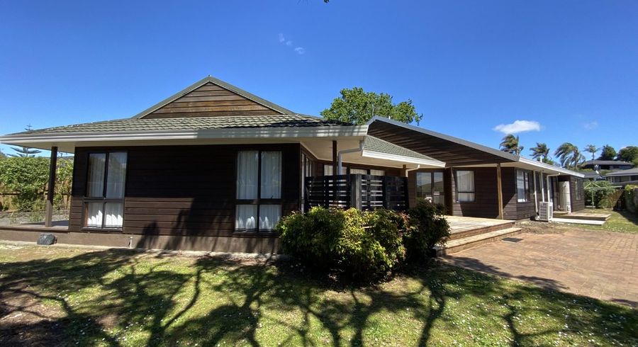  at 6 Septimus Place, Henderson, Waitakere City, Auckland
