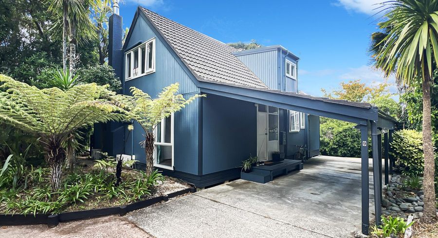  at 9 Brownie Road, Laingholm, Waitakere City, Auckland