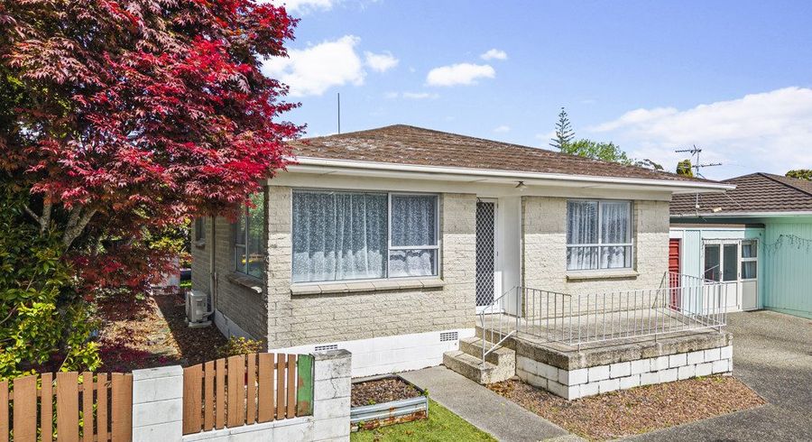  at 1/12 Tanoa Place, Glendene, Waitakere City, Auckland