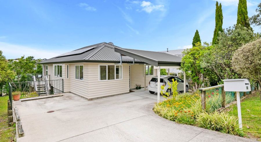  at 12 Kiteroa Terrace, Rothesay Bay, Auckland