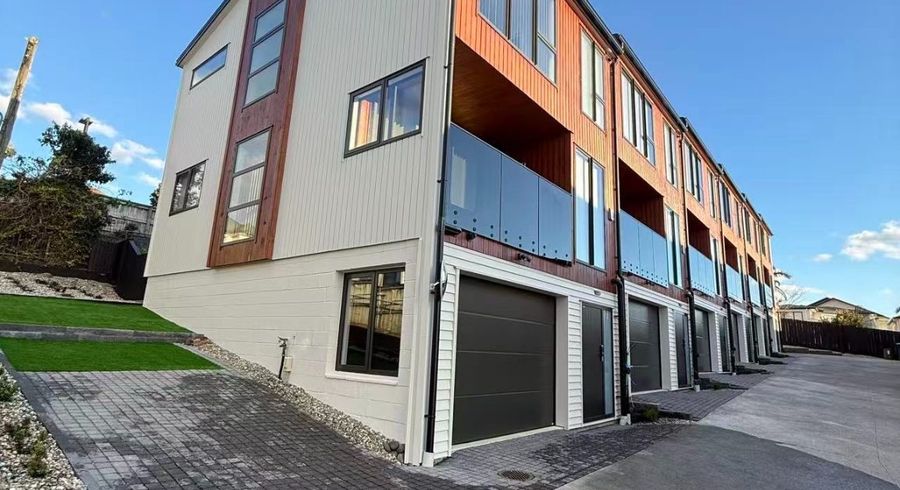  at 2/1026 New North Road, Mount Albert, Auckland City, Auckland