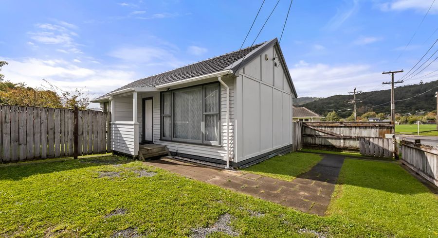  at 4 Speedy Street, Stokes Valley, Lower Hutt