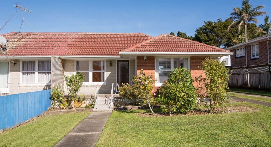  at 8 Stanaway Street, Hillcrest, North Shore City, Auckland