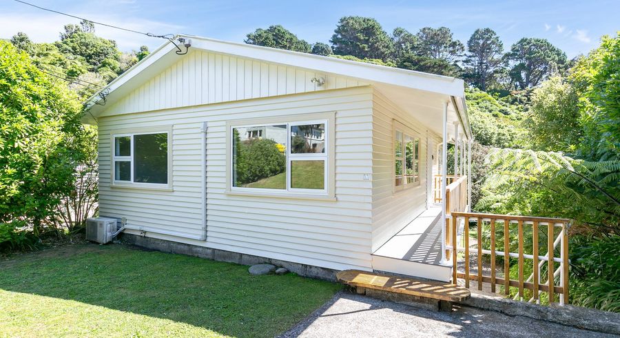  at 8 Cross Street, Karori, Wellington