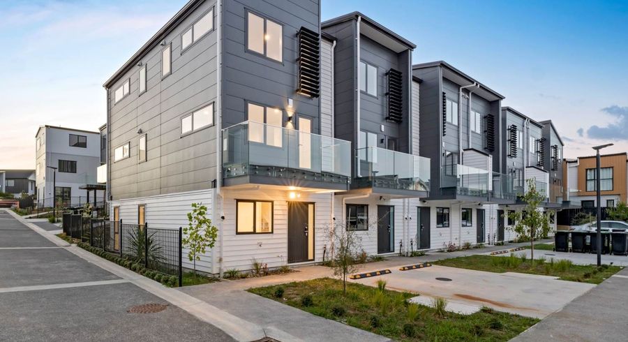  at 18 Dotterel Place, Westgate, Waitakere City, Auckland