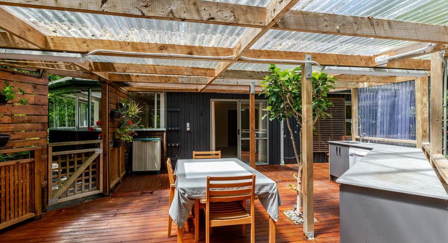  at 8a Williams Terrace, Fitzherbert, Palmerston North, Manawatu / Whanganui