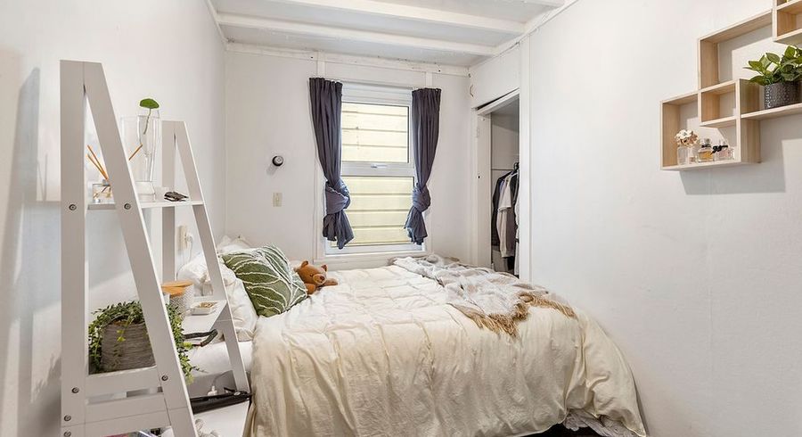  at 2/87 Rintoul Street (incl a bonus spare bedroom), Newtown, Wellington, Wellington