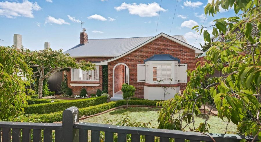  at 6 Thorley Street, Mount Eden, Auckland