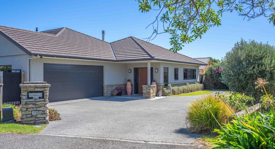  at 4 Barbaras Way, Waikanae Beach, Kapiti Coast, Wellington