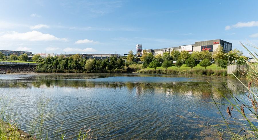  at 104/5 Rose Garden Lane, Albany, North Shore City, Auckland