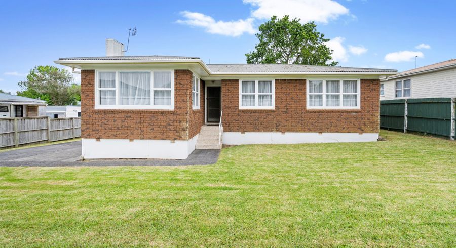  at 4 Justin Place, Te Atatu Peninsula, Auckland