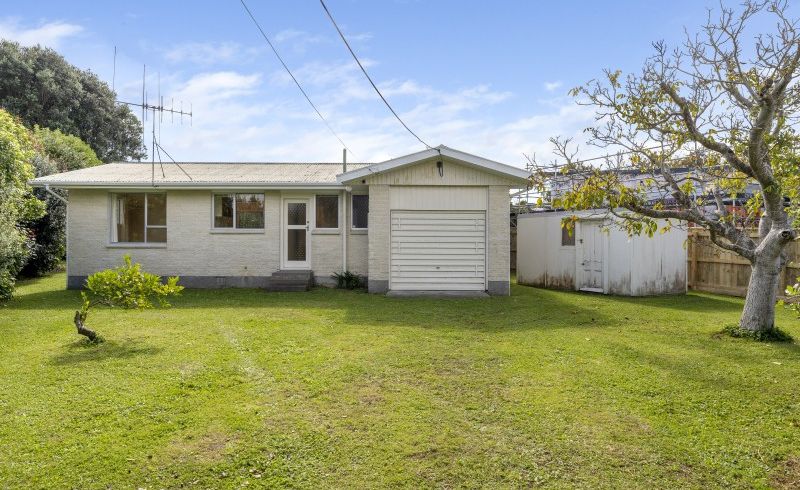  at 15 Old Coach Road South, Ōtaki Beach, Ōtaki