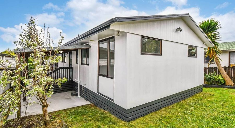  at 2/10 Nearco Street, Randwick Park, Manukau City, Auckland