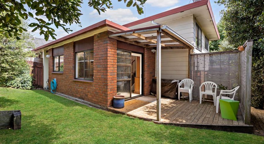  at 3/12 Fowlds Avenue, Sandringham, Auckland