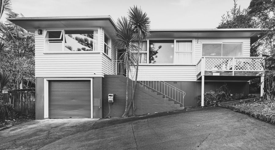  at 22 Thuja Street, Green Bay, Waitakere City, Auckland