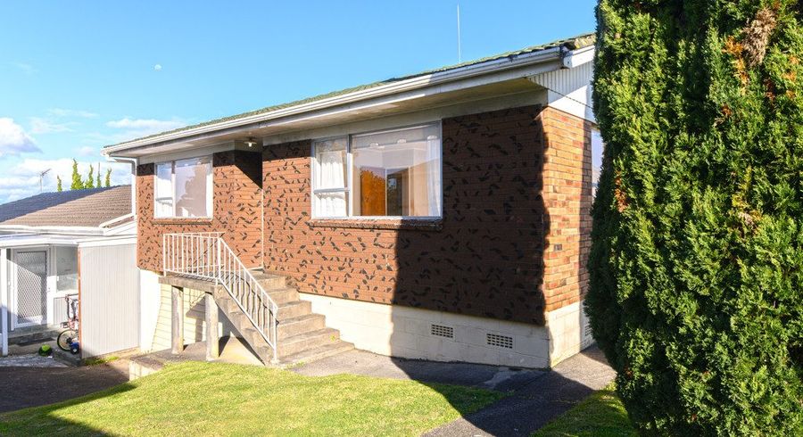  at 1/6 Gilletta Road, Mount Roskill, Auckland