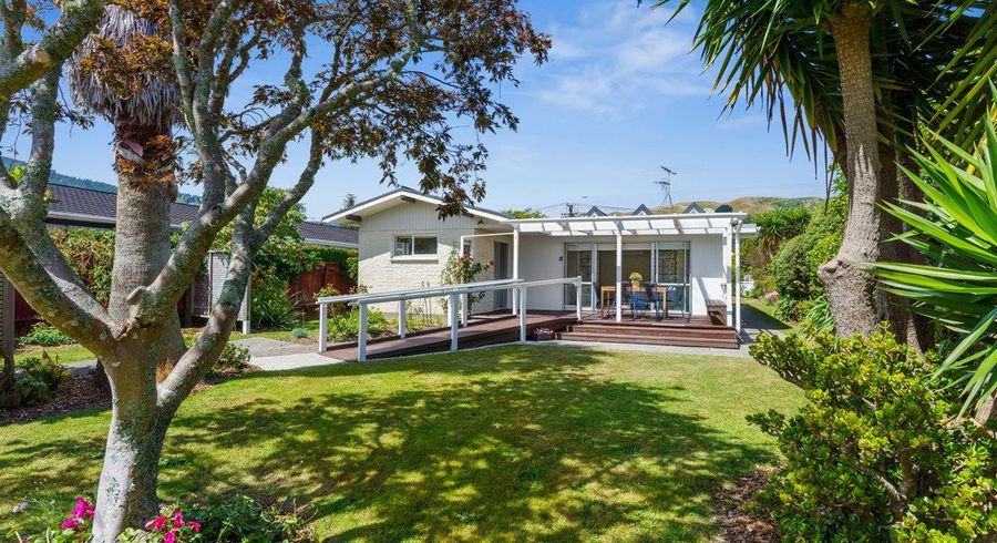  at 439 Te Moana Road, Waikanae