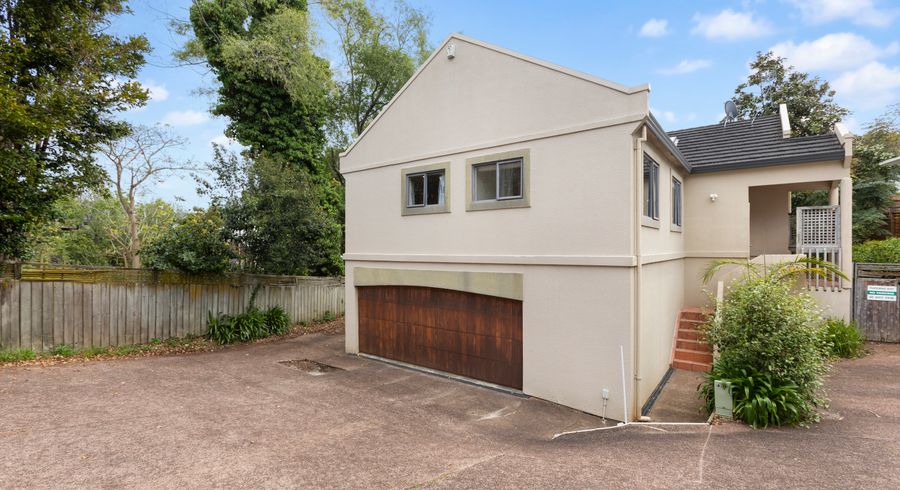  at 2/33 Ladies Mile, Remuera, Auckland