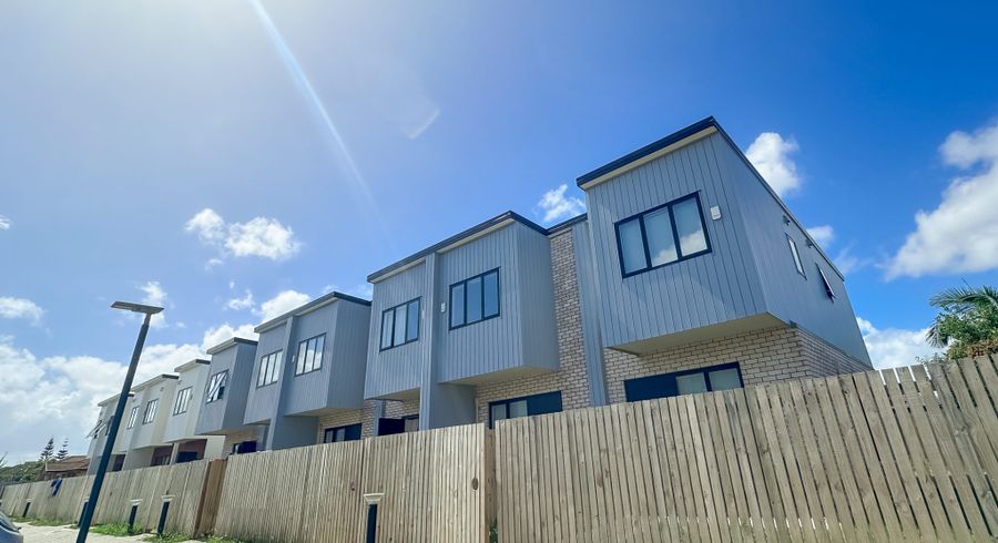  at 12 Aumarire Lane, Favona, Manukau City, Auckland