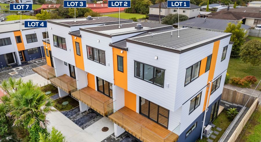  at 2,4/30 Woodford Ave, Henderson, Waitakere City, Auckland