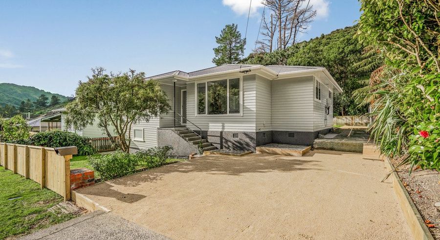  at 25 Sunny Grove, Wainuiomata, Lower Hutt, Wellington